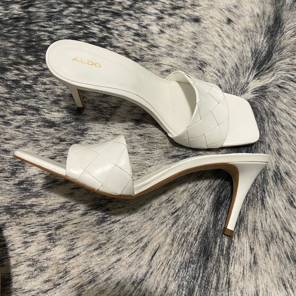 NWOT Aldo heels size 9